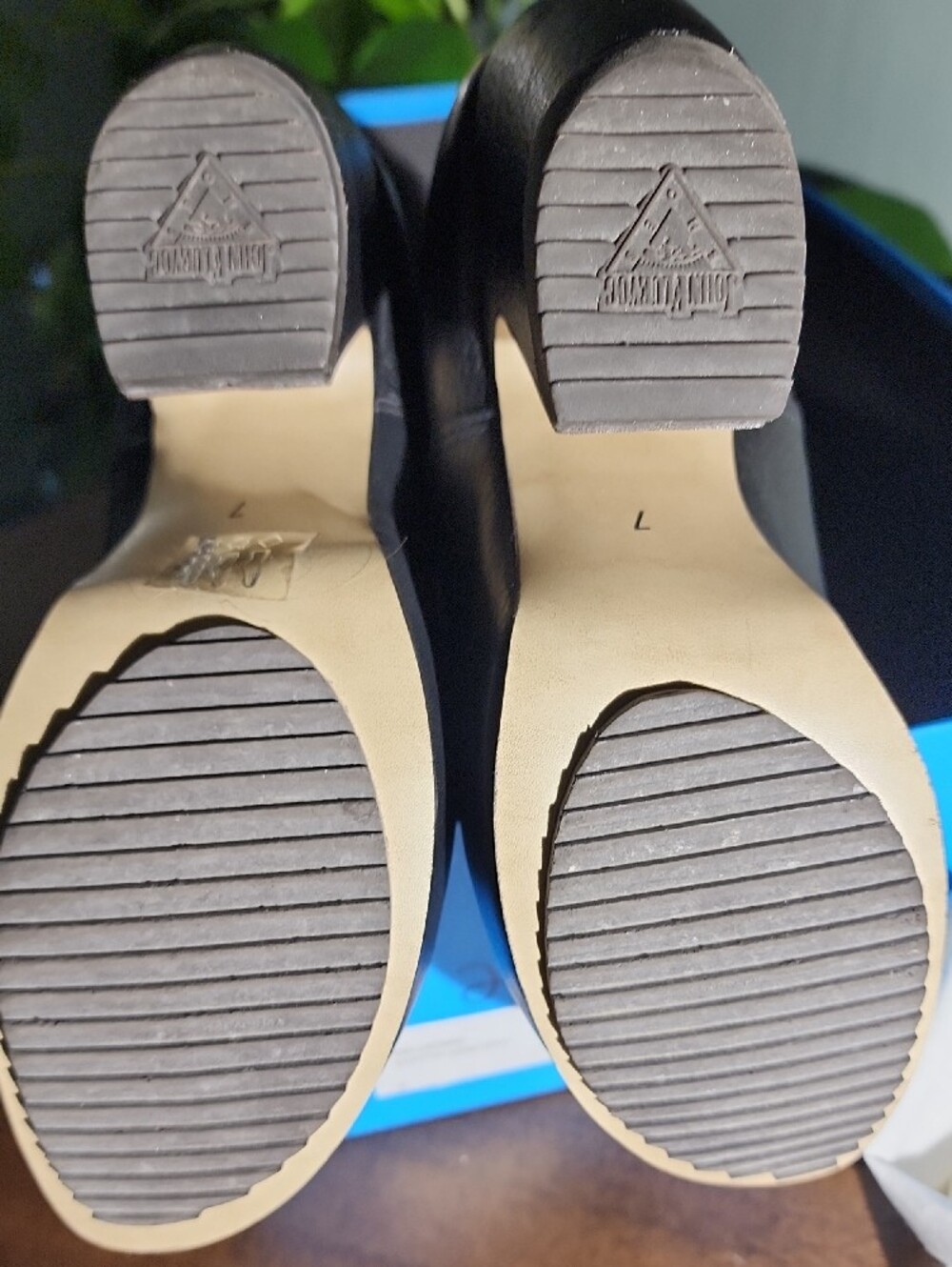 John Fluevog VOLUNTEER Sanaton Garbo Black Size 7. Rare And Discontinued - Picture 3 of 9